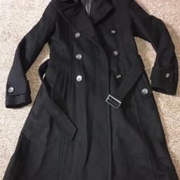 Black wool coat
Only been worn once
In great condition
Message me for more information