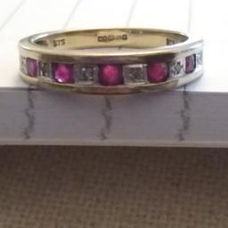 Gold Ring 9ct Ruby and Diamond's
Excellent condition
medium sized