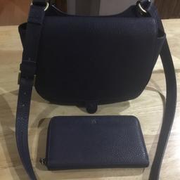 Matching Joules handbag & purse in excellent condition. Colour dark blue see photos.

£20

Collect from Wisbech, Cambridgeshire.
Or I can post with tracking.