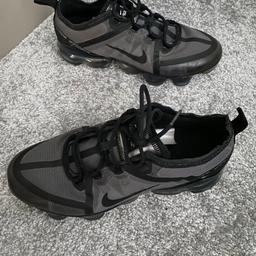 Black and grey size UK 6 men in excellent condition was hardly worn due to my son going up in shoe size fast. Brought from JD sports can provide prof of purchase.

Pick up and contact free only please.