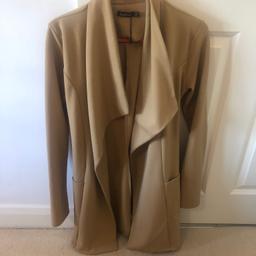Boohoo blazer jacket!!
Only worn once.
Condition is good!!
Size 10 UK