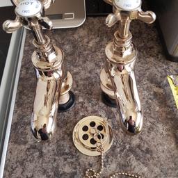 A pair of 1902 Bath Taps, Attersall Coronation in very good condition. with plug hole to match.
Beautiful pair of taps would look good in any bathroom
I bought these a couple of years ago as a project to put with a Belfast sink but never got around to it, they will look good on any sink , these are rare vintage solid brass.
Open to offers