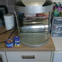 immaculate condition comes with filter inside the tank goldfish food & replacent filter pads for the filter no crack or leaks on tank pick up or can deliver for fuel costs