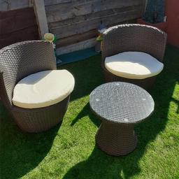 Brown rattan 3 piece garden set with cushions in excellent condition.
Slots in together for easy storage
£115 or nearest offer .

