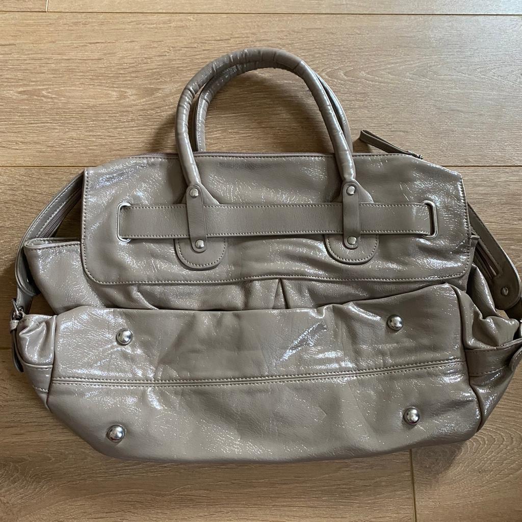 Women’s Beige Primark Handbag Faux Leather

Comes from a smoke free and pet free home. Please feel free to ask any questions and check out my other listings :)

Buy 2 or more items and combine postage!

#bag #beige #handbag #zipped #primark