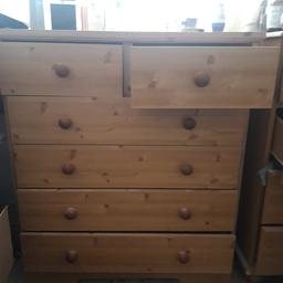 drawer on right doesn't shut as seen in photo but could be fixed
