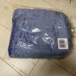 Verkaufe hier eine neue verpackte Decke von QVC in Maßen 180x220 in Jeansblau.

NP: 20€

Versandkosten übernimmt der Käufer.
Wegen Privatverkauf keine Garantie, etc.!