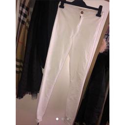 High waisted White skinny jeans size 10, these have been worn a few times during summer but they no longer fit me. Perfect condition with no marks and still look new

Purchased for £40
£10.00