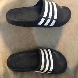 Blue & White Adidas Sliders
Unisex
Size UK 6
New Without Tags or Box
From A Smoke & Pet Free Home
Selling Multiple Items!
Happy To Post, Combine Postage& Accept PayPal
Best Wishes!