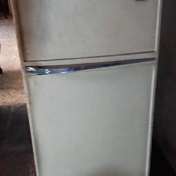 Vendo frigorifero vintage anni 50 originale Fiat usato, in ottimo stato e completo di tutti gli accessori interni.
Necessita di pulizia e restauro per riportarlo al suo splendore originario.