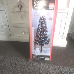 6ft Christmas tree
Pick up only £5