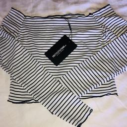 Off the shoulder cropped top, brand new never been worn! Size 8!