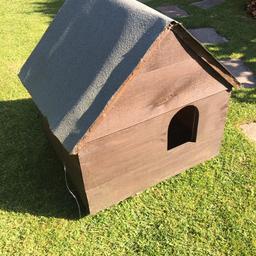 Wooden Cat kennel, roughly 2 foot square, heavy, suit cat or small dog.
Free to collect
Can leave at the end of my drive.