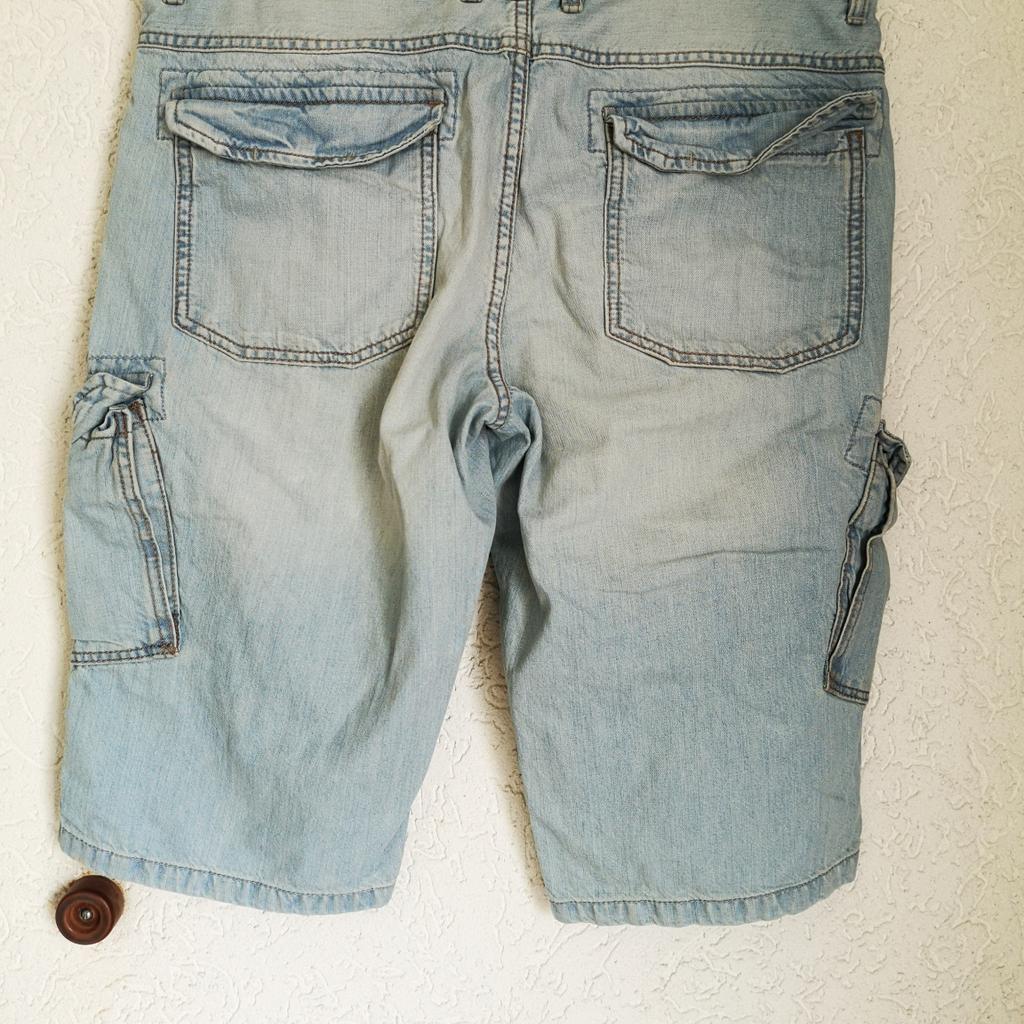 Verkaufe eine kurze Jeanshose. Sie wurde oft und gern getragen. Die Hose ist in einem sehr guten Zustand.
Marke C&A
Material 100% Baumwolle
Größe 36
Preis 12,00€ (zzgl. 2,20€ Versand)