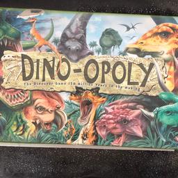 A fun board game, similar to the original monopoly but with dinosaurs, bones & museums. 

Excellent condition, minor damage to box in storage but game etc in perfect condition. 

From a smoke free and pet free home.