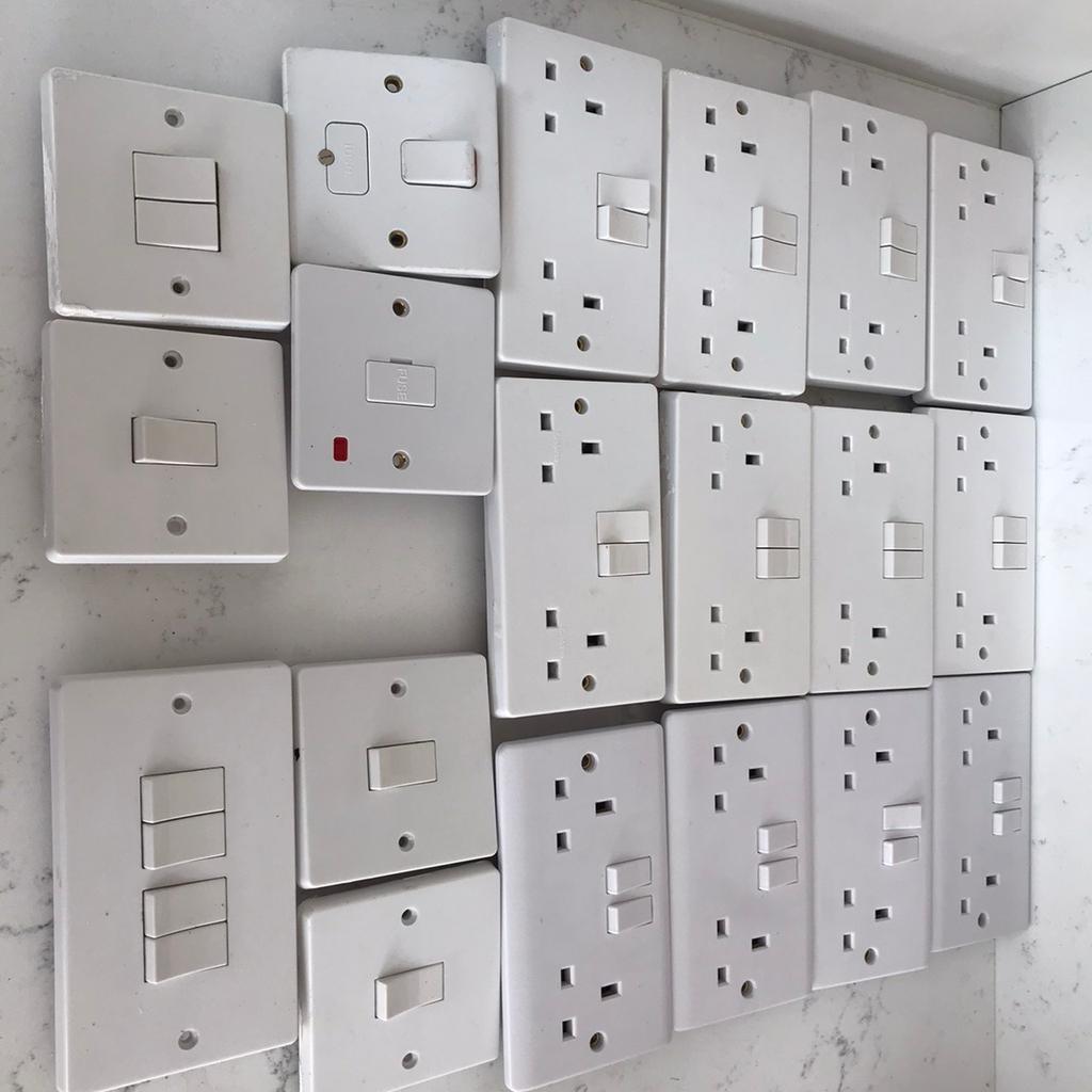 Double sockets, fuse and light switches in B45 Bromsgrove für £ 20,00
