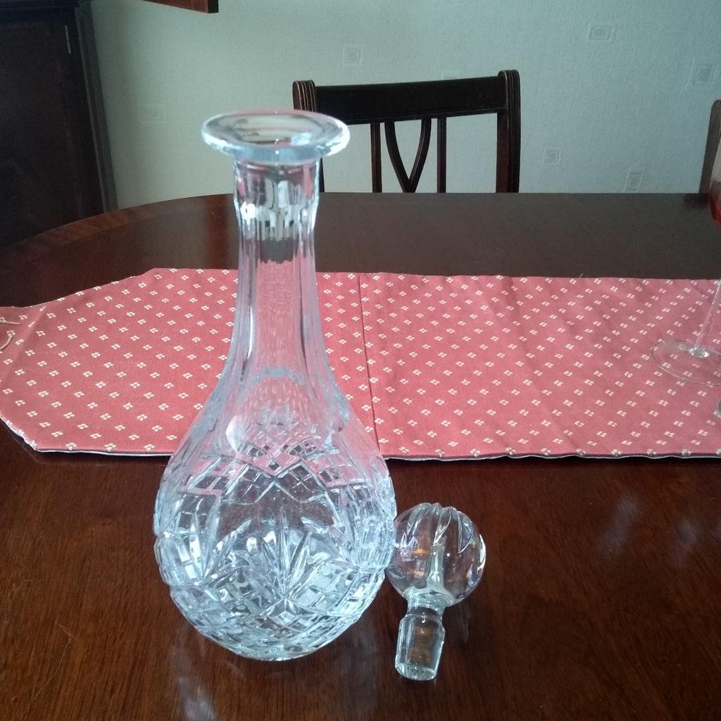 New decanter with lid
heavy duty sturdy item
Been on display

sold as seen
no refund or exchange
collection preferred
cash on collection