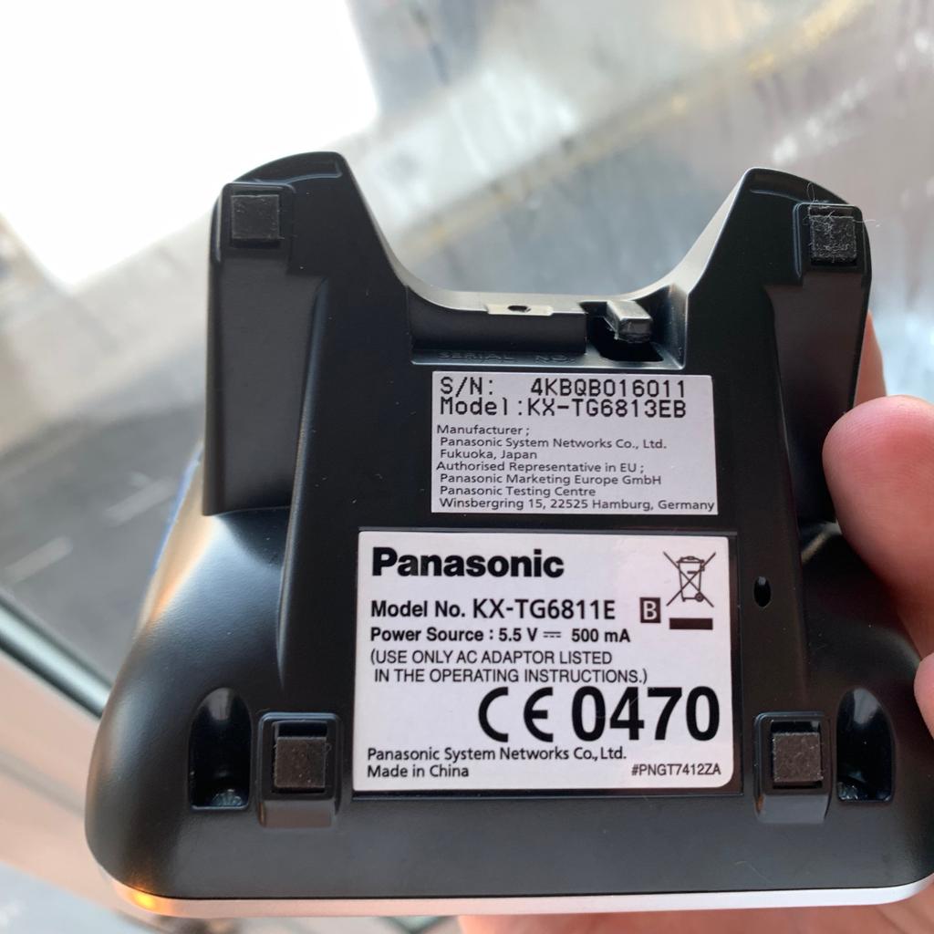 Set of three Panasonic KX-TG 6811 in very good condition including base station + another Panasonic model for free.