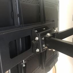VesaStandard - Sturdy double arm Wall mounted TV bracket.

Used but in excellent condition.
Ready assembled . No need for assembling

Dimesions: Lenght 51 cm Width 20 cm

Suitable for 32-55 inch TV