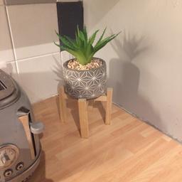 Beautiful artificial plant and stand for kitchen / front room / bathroom looks great