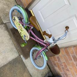 Gorgeous girls bike just too small for my little girl now :(