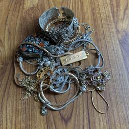 Mixed lot of jewellery. Some wearable, some broken