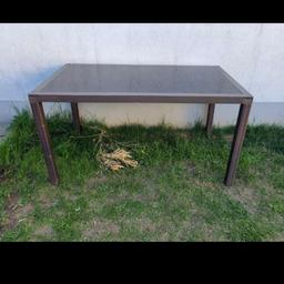 Verschenke Gartentisch mit Glasplatte.
Rattanoptik auf den Tischbeinen, am oberen Rand nicht mehr vorhanden.
140x80 cm