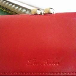lovely red leather Ted baker purse.
This purse is such a lovely purse got plenty of compartments inside purse.