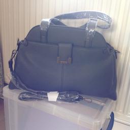 Brand New With Tags Dark Grey Next Hand Bag with Shoulder Strap & Front Compartment

*****Collection or Meet Locally*****