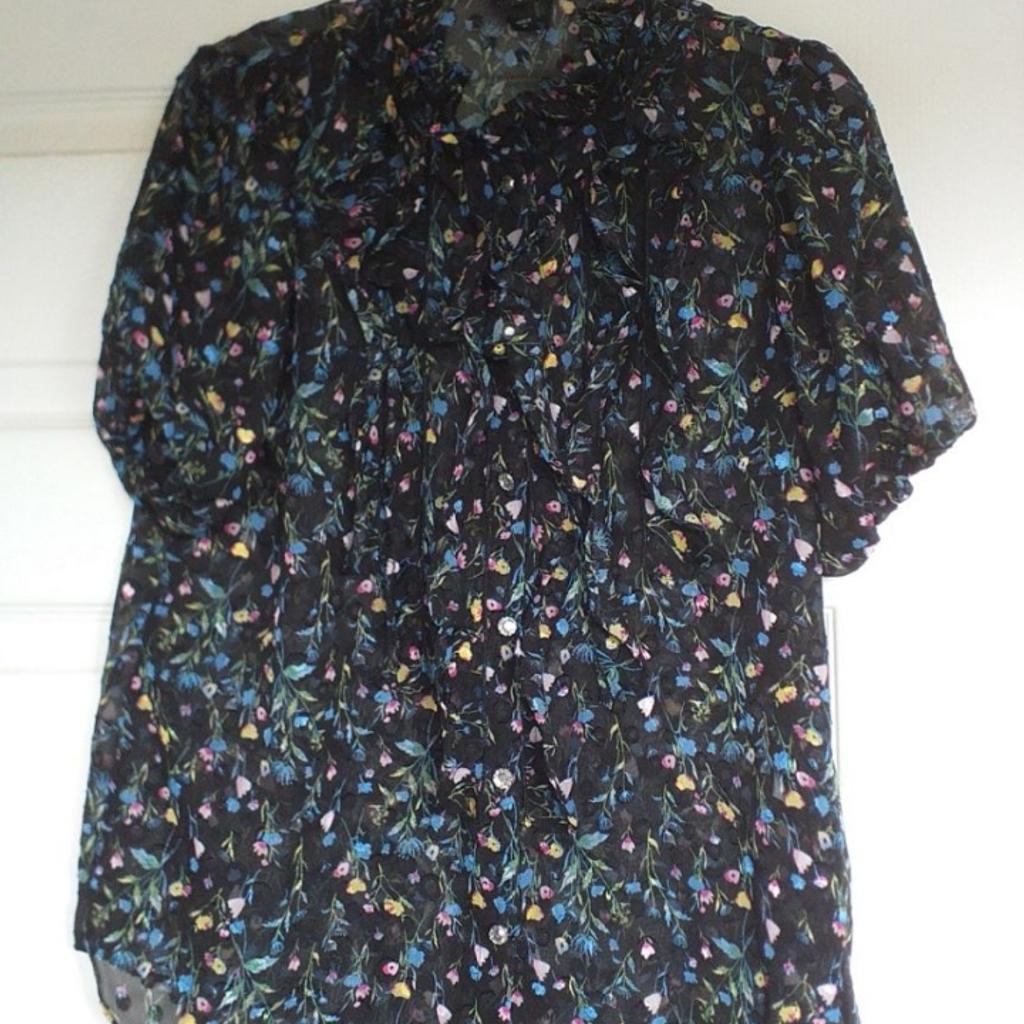 River Island Pretty chiffon highneck with ruffles to front top size 8
