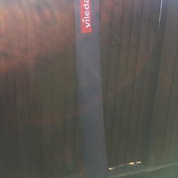 Viledas washing line airer
4 arm, 50m
Heavy duty Good strong washing lines.
Complete with bag protector and ground spike. 
Cost over £60 good condition
Collection only