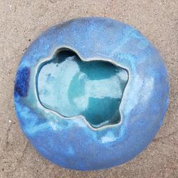 One of a kind handmade vase.
Deep sea blue. Great for living room/bathroom.
Collection from Notting Hill Gate.