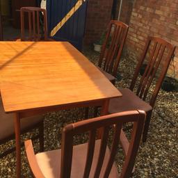 Very good condition 6 chairs 1 table extendable