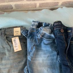 X3 pairs of Jeans
Excellent condition
Next and H&M 
Age 10-11yrs
Can post for extra cost
Collection E17