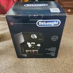 Delonghi coffee machine in excellent condition with box and accessories
All black colour and comes with metal coffee holder which is an upgrade to the plastic ones.
used very little so almost new and make a fantastic cup of coffee. Cleaned and ready to go
model: ECP 31.21