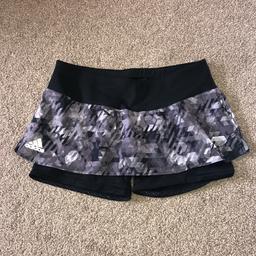 Adidas shorts / skirt ( skort if you like! ) 
Never worn - size 8-10 (S)