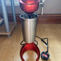 Livivo Red Milkshake maker
Hardly used
Comes with a mixing cup which has measurements on too
UK plug 
CAN DELIVER OR COLLECT