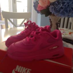Vendo scarpe da bambina n 25,colore rosa/fucsia praticamente nuove!