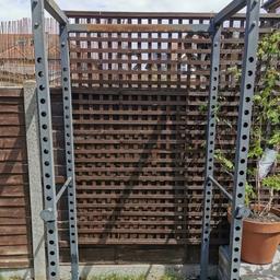 Heavy duty power cage
Height 210cm
Width 110cm
Depth 113cm
Comes with the safety spotter bars and the smaller ones to hold the for bench or squat
Open to offers
Collection only
Selling as no space