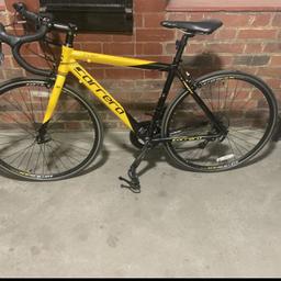 hi. I'm selling my road bike in very good condition. Bicycle, bike light, horn. It has new Continental tyres, new tubes.
Frame size, no idea. I'm 1,72 and for me it's perfect.
Possible to swap for any good android of IOS phone, tablet, laptop or acoustic guitar with 12 strings.
Delivery available 