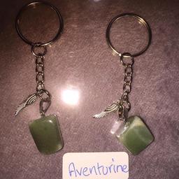 Aventurine benefits the thymus gland and nervous system. It balances blood pressure and stimulates the metabolism, lowering cholesterol. Aventurine has an anti-inflammatory effect and eases skin eruptions, allergies, migraines, and soothes the eyes. It heals lungs, sinuses, heart, muscular and urogenital systems.