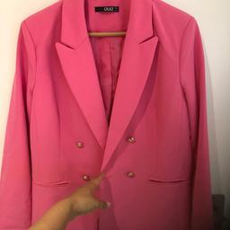 Beautiful blazer in pink with golden bottoms and pockets from Quiz (Debenhams)