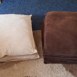 7 in total
3 Cream/Beige
4 Brown
50x50cm each
All zip off and machine washable.
Two of the brown cushions the zips have broken see photo 3 but doesn't affect use.
Will do someone a turn.
Collection only or can deliver for an extra charge depending on your location.