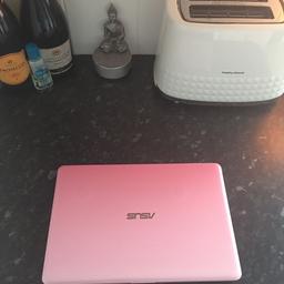 Amazing condition. 
1 month old laptop. 
Only used a few times. 
Comes with box. 
Brought brand new for £260 so I’m looking for £200 no less. 
Collection only