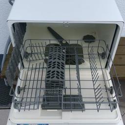 Kleine Geschirrspülmaschine von AEG,
Einbaugerät,  für eine Frontplatte.
B= 54 cm x H= 45 cm x T= 50 cm
5 Programme mit Besteckkasten und 
Geschirrschublade.
Zu- und Abwasserschlauch vorhanden.
Privatverkauf, kein Versand