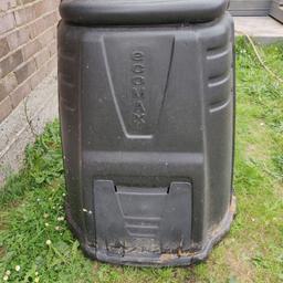 Garden compost bin. Has been used but still in good condition with lid and working hatch door. Needs a bit of a clean.

Free if collected - Swanley