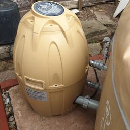 In good condition fully working only selling as our hot tub has now burst and we have replaced it so no longer need this