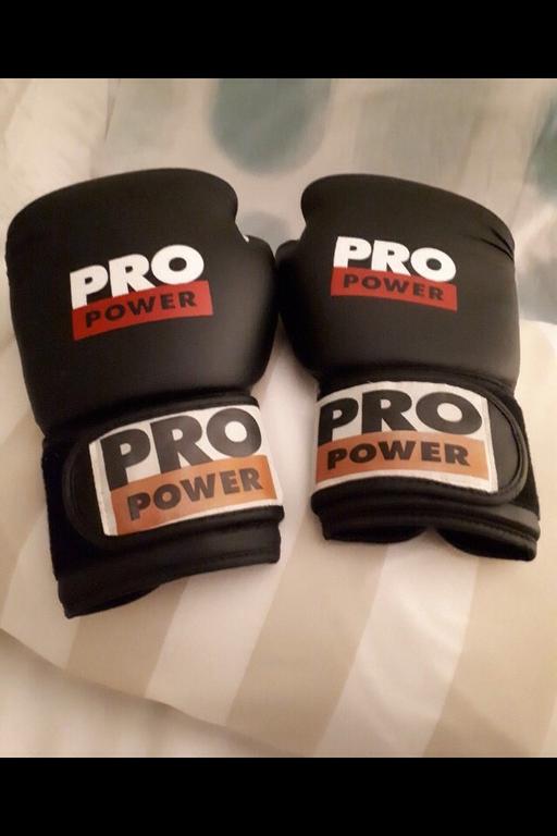 Buy & Sell South East London Brixton - South East London - Photos for Black ProPower Boxing Gloves 14Oz