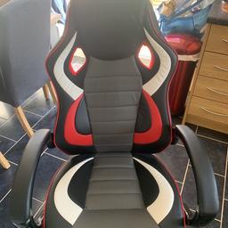 Gaming chair nearly new