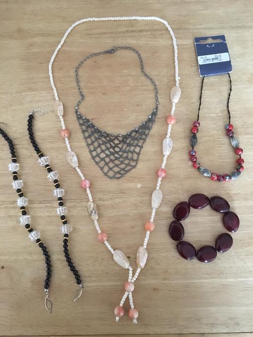 Buy & Sell Hertfordshire Broxbourne - Photos for Bundle of costume jewelry